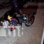 Motociclistas vivos de milagro al caer en un cauce nicaragua, managua, accidente,