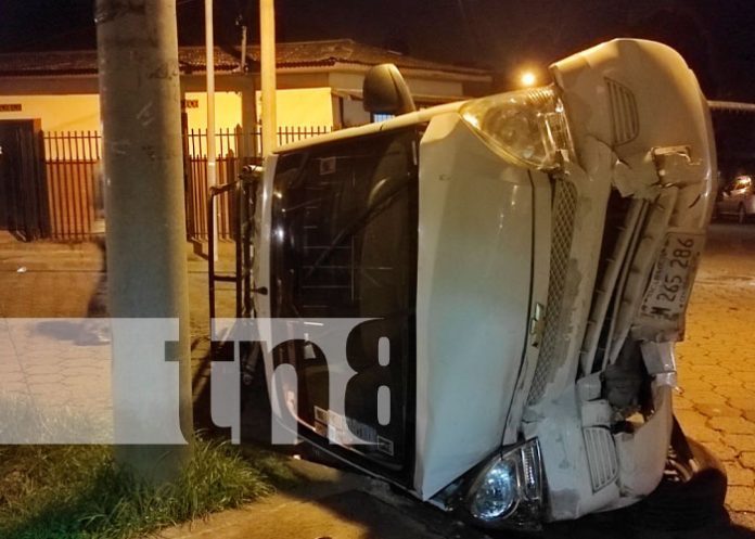 1-192 Insólita persecución provoca vuelco en Managua