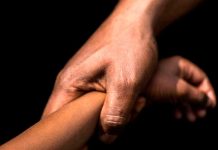 Padre degenerado abusaba de su hija y sus hijastras menores de edad en Colombia.