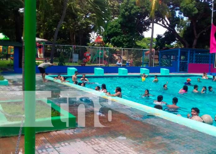 Familias disfrutan con alegría en el Centro recreativo Xilonem