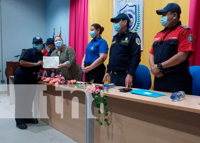 Nicaragua cuenta con 40 nuevos bomberos unificados