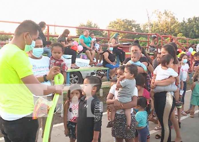 Niños disfrutan de tarde recreativa en homenaje al Che Guevara