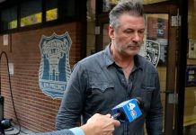 Alec Baldwin mata accidentalmente a una mujer durante el rodaje de su película Alec Baldwin mata accidentalmente a una mujer durante el rodaje de su película