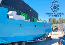 Un antiguo velero ecuatoriano captura un "narcosubmarino" frente al Pacífico colombiano