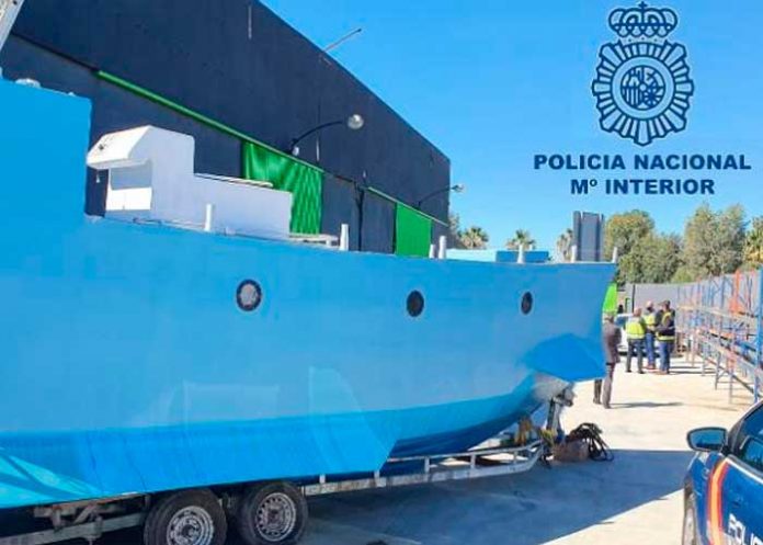 Un antiguo velero ecuatoriano captura un 