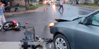 Motociclista lesionado tras impactar contra la parte delantera de un vehículo
