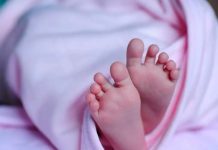 Niña es asesinada a golpes por su mamá y su pareja en Reino Unido Niña es asesinada a golpes por su mamá y su pareja en Reino Unido