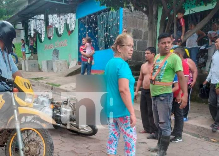 Dos personas lesionadas tras un choque entre dos motocicletas