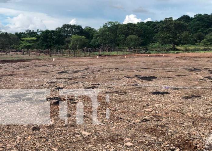 Juigalpa entrega 25 lotes de terreno del programa Bismarck Martínez