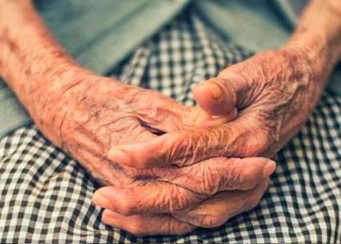 3 ¡Espantoso! Anciana muere degollada a manos de su nieto en Honduras