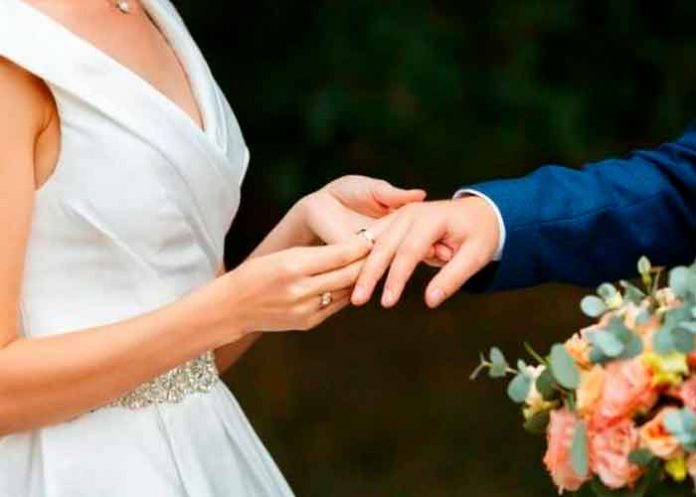 Novia muere una hora después de casarse