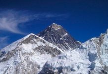 Tres alpinistas franceses desaparecidos tras una avalancha en el Himalaya