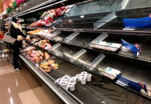 Estantes vacíos en Estados Unidos reflejan crisis interna de ese país Estantes vacíos en Nueva York por desabasto impactan al mundo