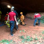 Nueve bomberos siguen soterrados tras el colapso de una cueva en Brasil Nueve bomberos siguen soterrados tras el colapso de una cueva en Brasil