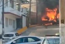 Supuestos sicarios quemaron camión de pasajeros en Acapulco, México Supuestos sicarios quemaron camión de pasajeros en Acapulco