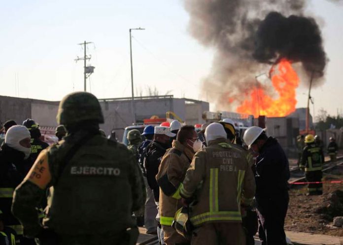 Explosión de ducto de combustible deja un muerto y 15 heridos en México