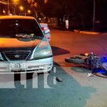 Imprudencia de motociclista lo deja lesionado tras impactar contra un carro nicaragua, managua, accidente,