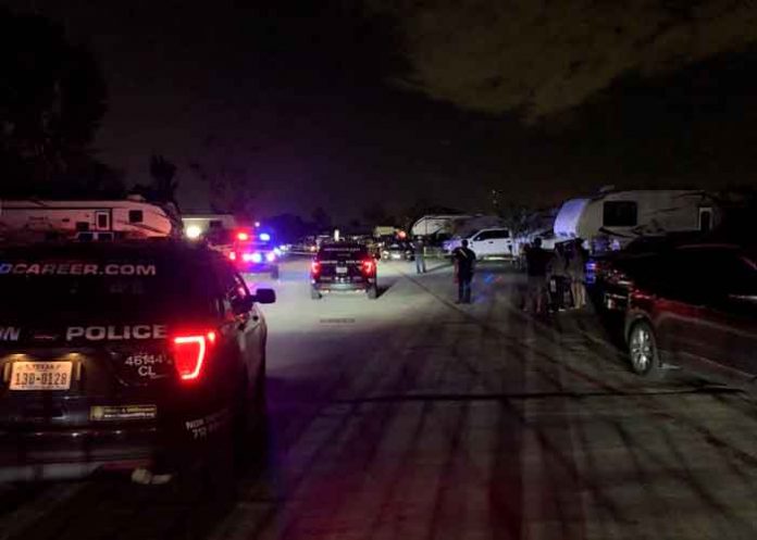 ¡Atroz!: Mató a su propio padre, le propinó varias puñaladas en Texas