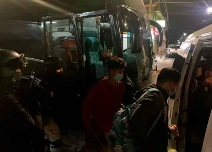 Detienen a casi 200 migrantes en el centro de México
