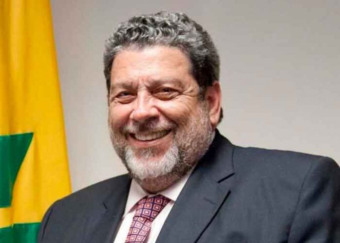 NICA1 Nicaragua saluda al Primer Ministro de San Vicente y las Granadinas por su independencia