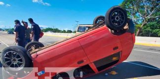 Aparatoso vuelco en carretera Nueva a León deja cuantiosos daños materiales