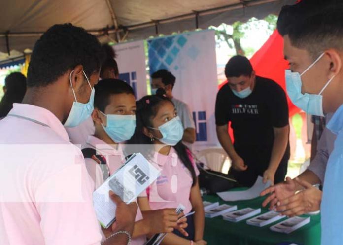Feria de becas de carreras para jóvenes en Bluefields