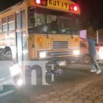 Ciclista vivo tras quedar debajo de una ruta en Juigalpa, Chontales Ciclista vivo tras quedar debajo de una ruta