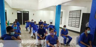 Curso de enjuncado de muebles para privados de libertad en Bluefields