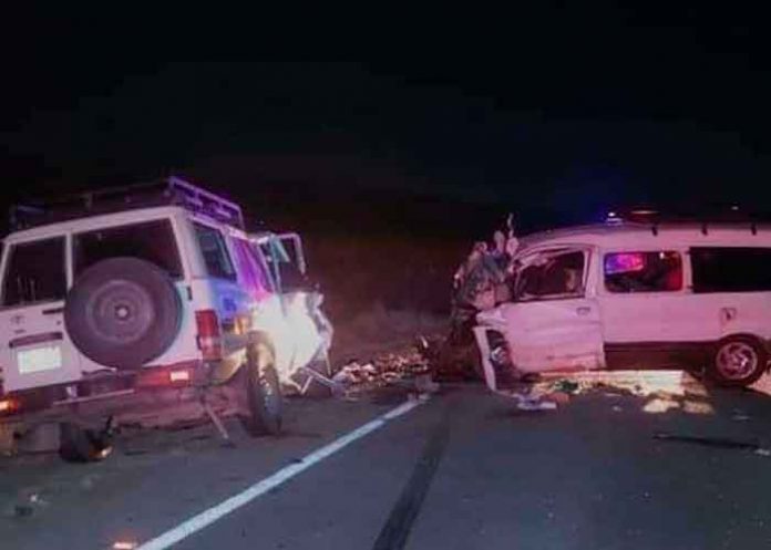Al menos 12 fallecidos en un choque frontal de vehículos en Bolivia