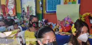 Entrega de reconocimientos de emprendimiento en Tipitapa