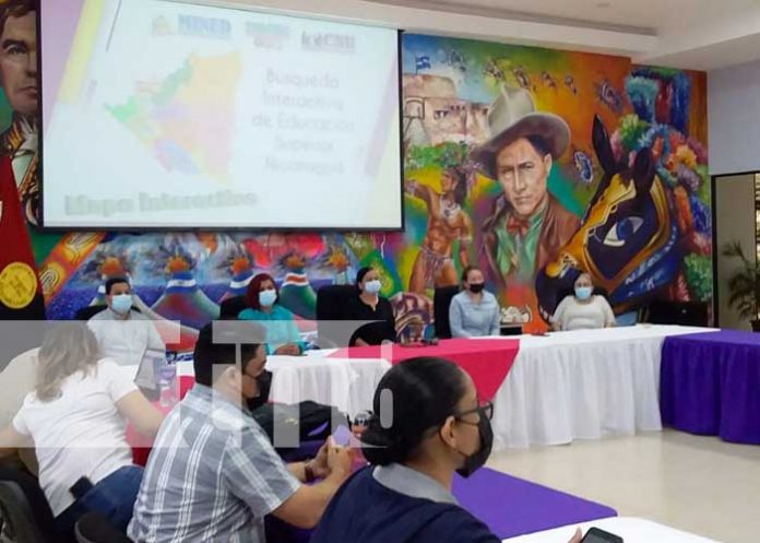 bua-2 Facilitan a estudiantes de Nicaragua elegir su carrera