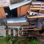 Vehículo se estrella en una vivienda en San Pedro de Lovago, Chontales Vehículo se estrella en una vivienda en San Pedro de Lovago, chontales