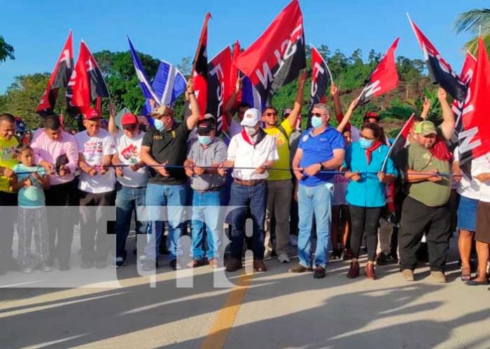 Entrega de tramo de carretera Sahsa-Rosita, en el Caribe Norte