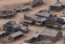 Armera de película Rust donde murió una mujer no sabe de donde salieron las balas reales