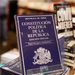 Chilenos listos para redactar una nueva Constitución Chilenos listos para redactar una nueva constitución