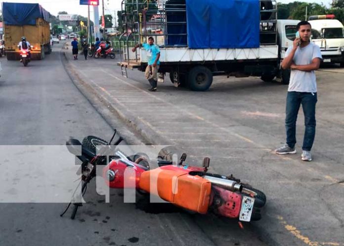 Choque entre 2 motocicletas