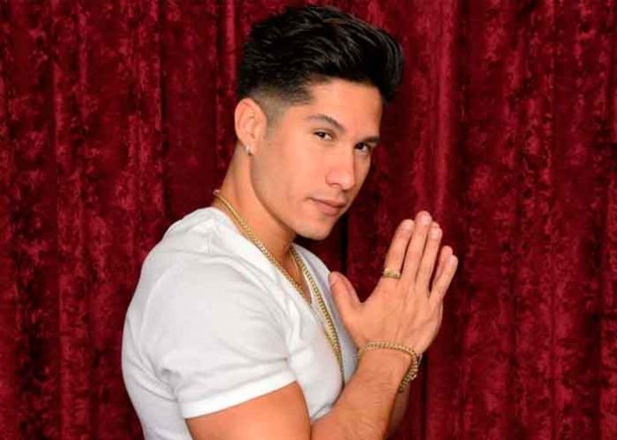 Chyno reaparece públicamente un mes después de retirarse de las redes