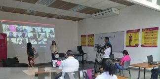 Participación en línea por jóvenes