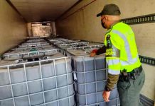 Decomisan 12.000 litros de cocaína en estado líquido en Maicao, Venezuela Decomisan 12.000 litros de cocaína en estado líquido en Maicao, Colombia