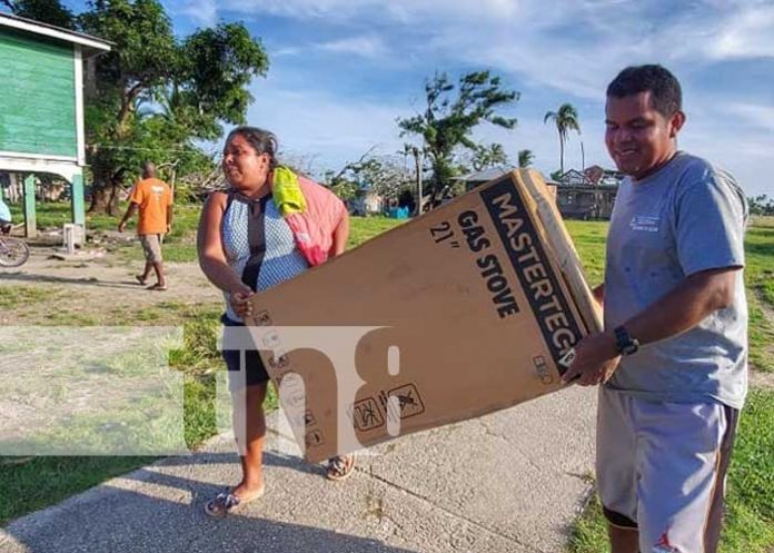 Entregan medios de vida a 30 familias afectadas por huracanes en Wawabar