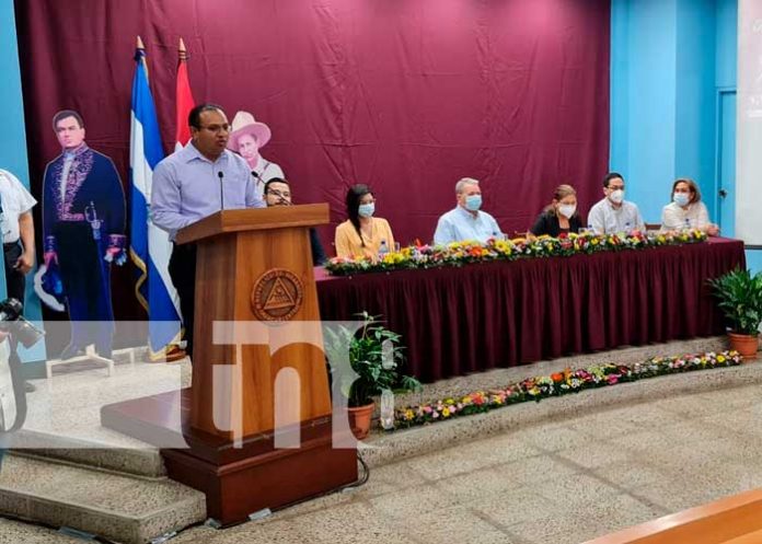 conicyt-nicaragua-01 CONICYT premia en Semana de la Ciencia en Nicaragua