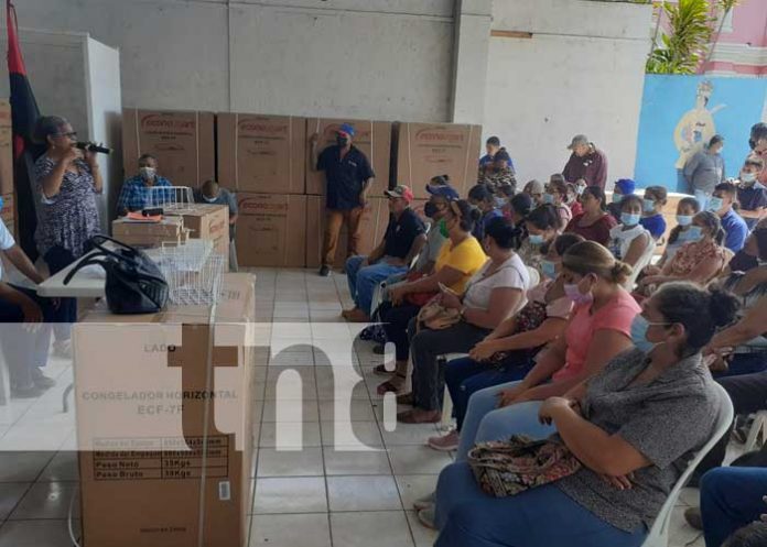 MEFCCA entrega 63 bonos complementarios al sector lácteo en Boaco