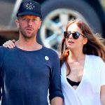 Chris Martin habría terminado con Dakota Johnson