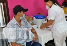 Continúa jornada de vacunación de AstraZeneca en Managua Mayores de 30 invitan a ser parte de la jornada de vacunación para prevención del COVID-19