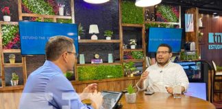 Frank Matus, economista, destacando proyección de crecimiento económico en Nicaragua