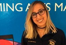 Arrestan a maestra en EE.UU. por tener relaciones sexuales con un estudiante Arrestan a maestra en EE.UU. por tener relaciones sexuales con un estudiante