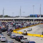 Estados Unidos reabrirá las fronteras terrestres con México y Canadá