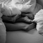 Orgía sangrienta: Dos hombres muertos, una mujer abusada y otra detenida