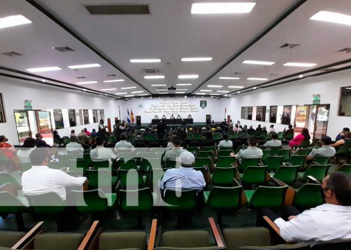 Ejército de Nicaragua gradúa a nuevos médicos al servicio de la patria