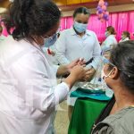 Arranca vacunación voluntaria contra el COVID-19 a embarazadas en Nicaragua Vacunación en Nicaragua para mujeres embarazadas, puérperas y lactantes